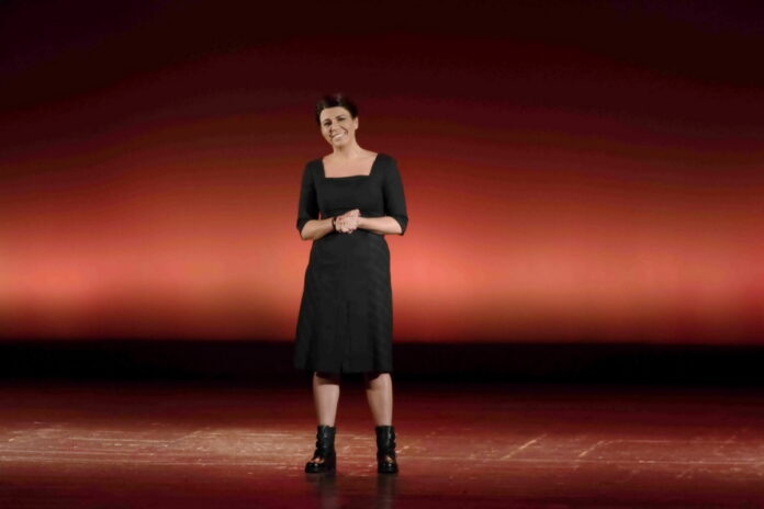 Geppi Cucciari, PERFETTA, conquista il pubblico di Macerata