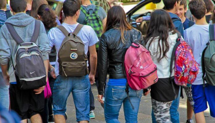 Scuola, la carica dei 200.000 nelle Marche. A Macerata è caccia al libro usato