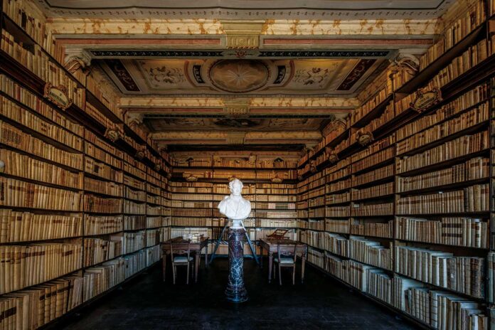 Casa Leopardi apre la celebre Biblioteca di Recanati all’arte contemporanea con la mostra Io nel pensier mi fingo