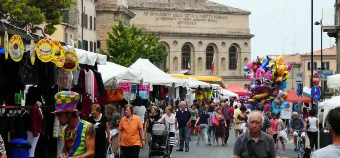 Macerata pronta per San Giuliano - Niente Bancarelle a Corso Cavour, come cambia la viabilità