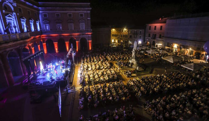 Ermal Meta Sabato 2 agosto a Recanati chiude Lunaria 2025