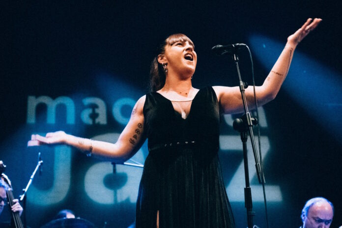 Macerata Jazz Winter chiude in grande: omaggio a Pino Daniele con una Big Band d’eccezione al Teatro Lauro Rossi