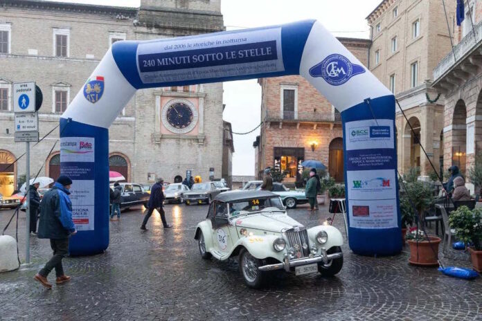 Macerata si illumina: sabato 17 gennaio torna la “240 minuti sotto le stelle” tra auto d’epoca e... divieti di sosta