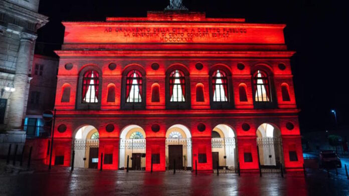 Macerata, lo Sferisterio diventa rosso: ecco cosa succederà il 26 settembre